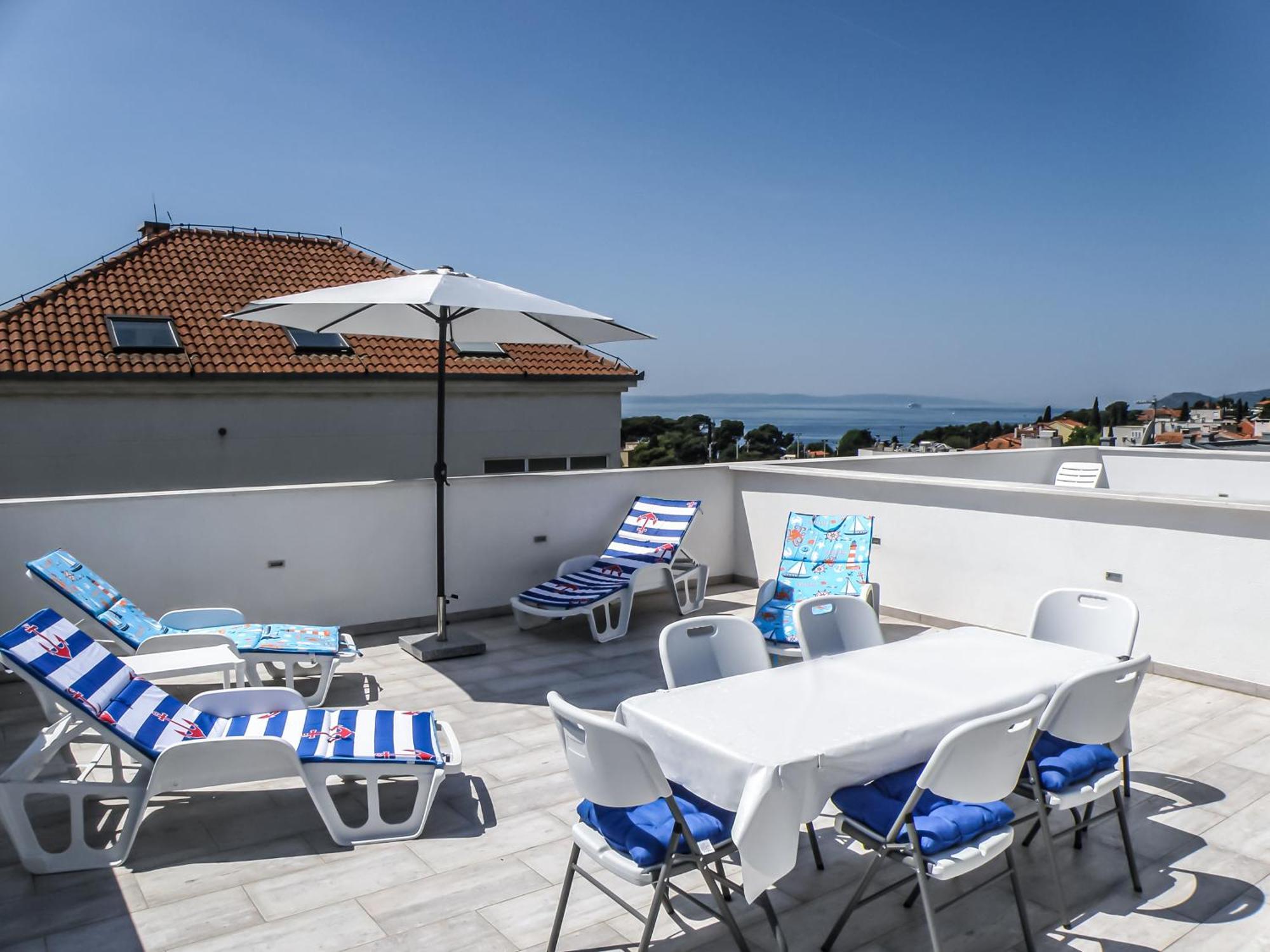 Apartment With Terrace And Free Parking - Beach Nearby Сплит Екстериор снимка