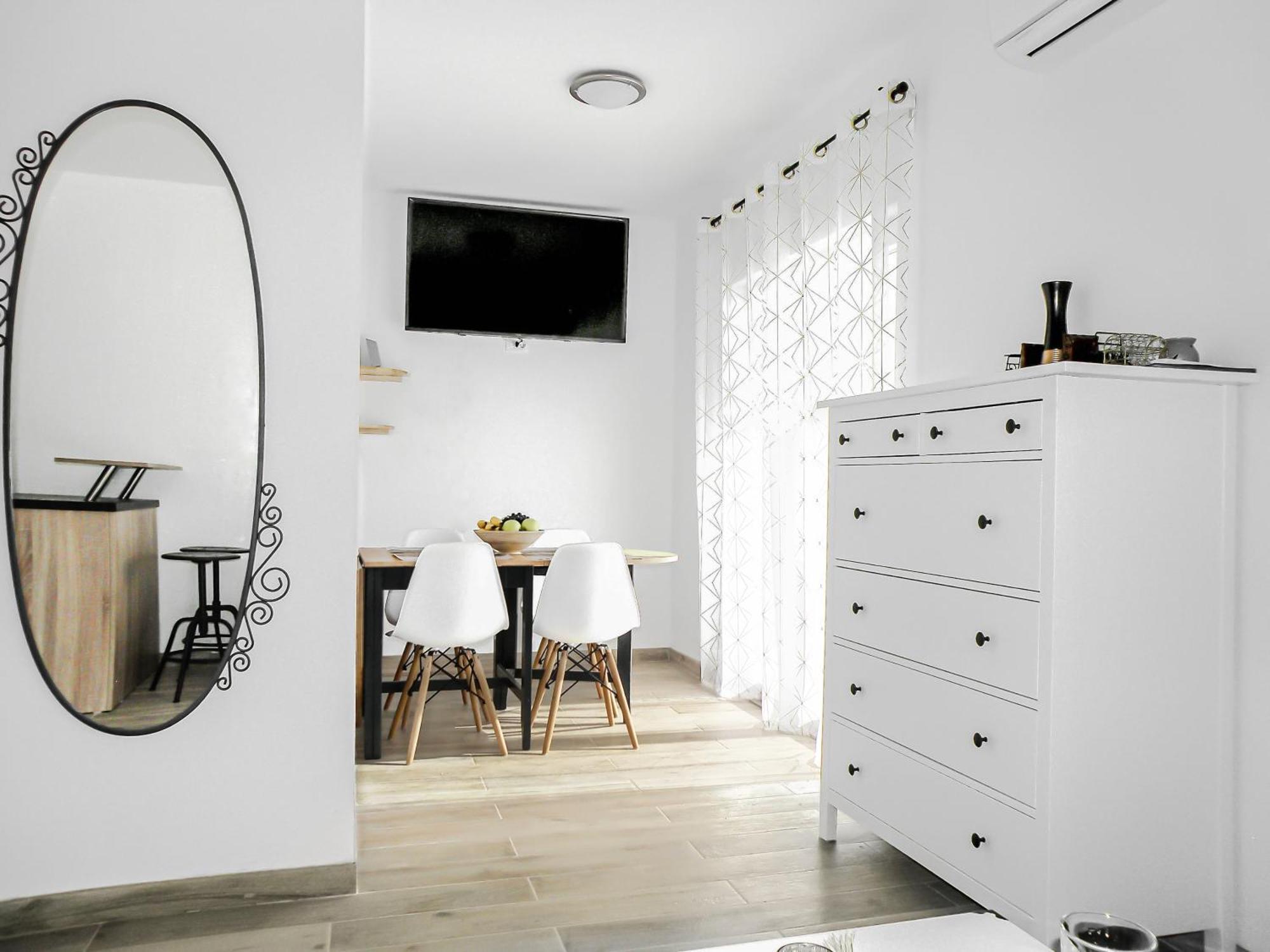 Apartment With Terrace And Free Parking - Beach Nearby Сплит Екстериор снимка