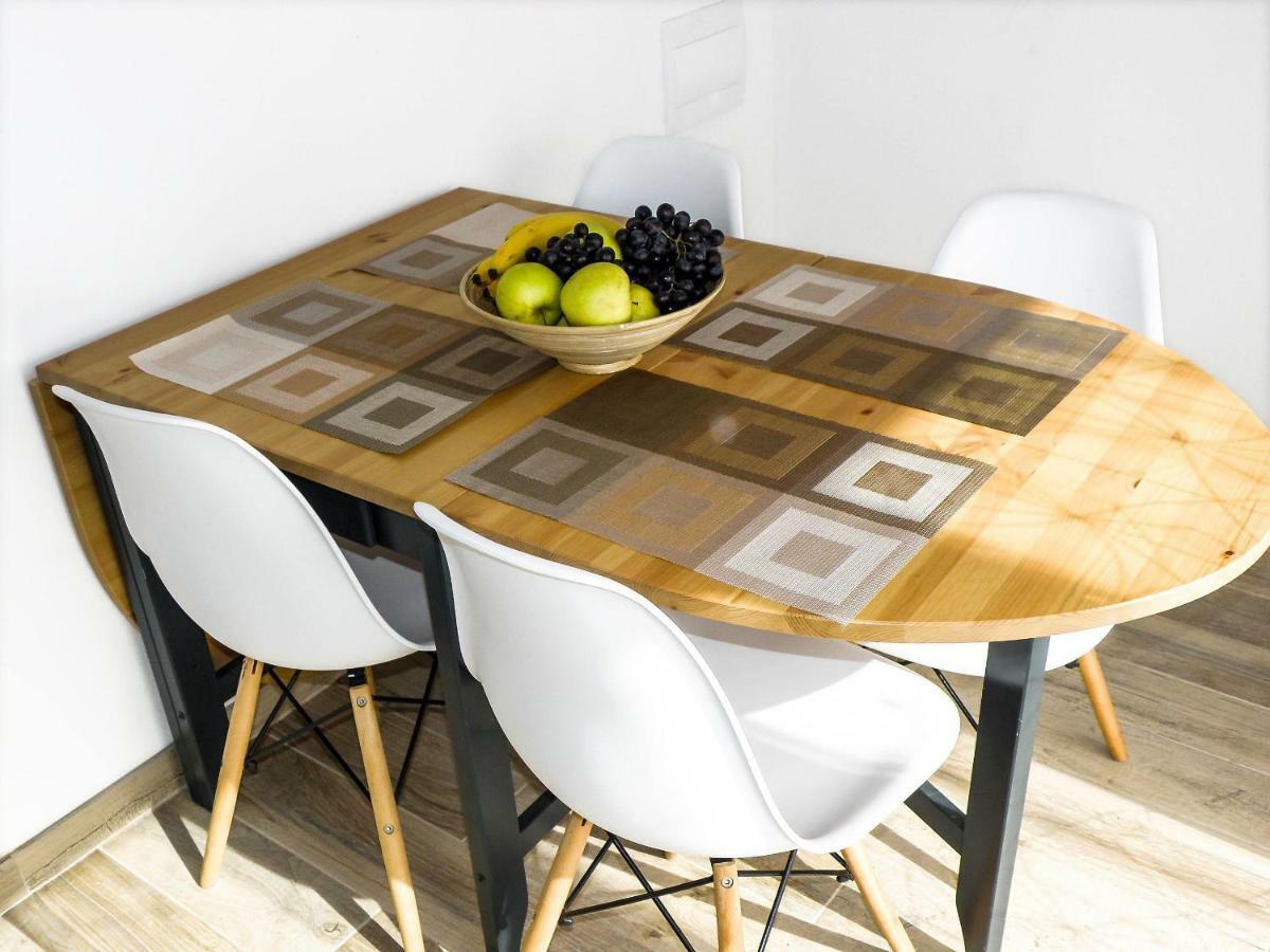 Apartment With Terrace And Free Parking - Beach Nearby Сплит Екстериор снимка